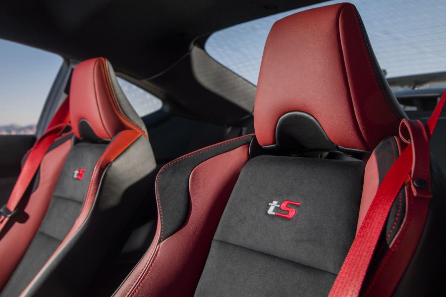 Детали интерьера Subaru BRZ tS (ZC6) 2017 года  (NA) (фото 17 из 22)